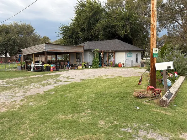 620 Mobeetie St, Canadian, TX 79014