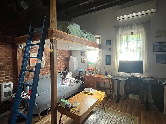 2nd image of 28 Stuyvesant Ave