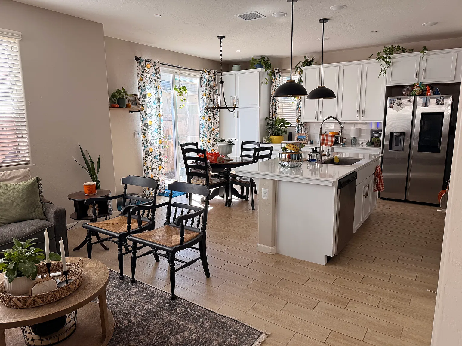 3 bed, 2.5 bath, 1652 sqft, $2,500 — Photo 3