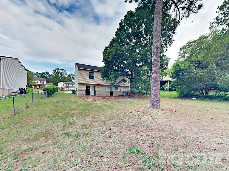 111 Woodspur Rd — Photo 17