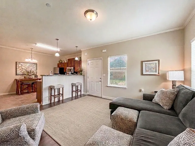 Westbrook Crossing Apartments — Photo 9