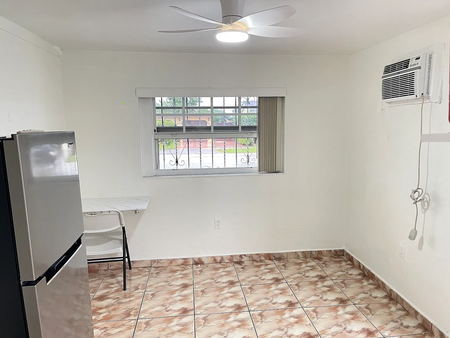 1 bed, $1,300 — Photo 3