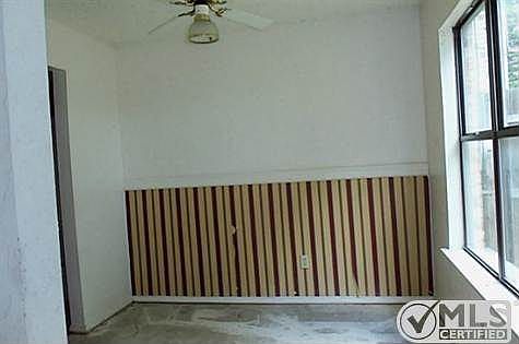 4th image of 1526 Sunset Village Dr