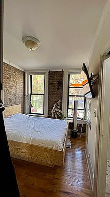 1st image of 230 E 7th St APT 1B