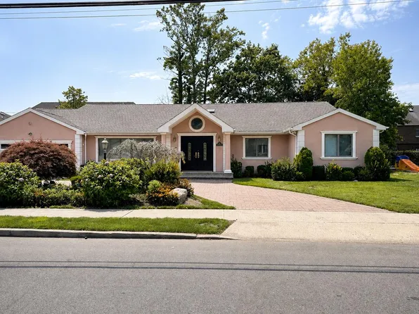 543 Fairway Drive, Woodmere, NY 11598