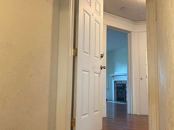 2nd image of 603 S Center St #7105658