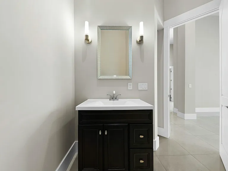 15503 Temple Blvd — Photo 23