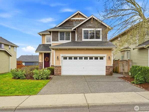 7703 NE 201st Place, Kenmore, WA 98028