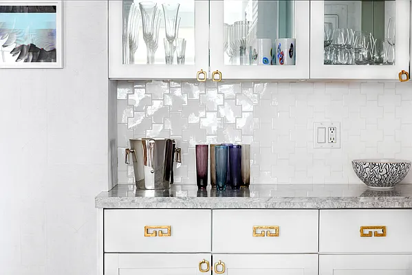 Sold by Compass | media 25