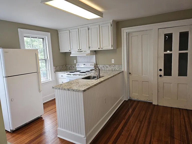 19 Howard Ave #2 — Photo 16