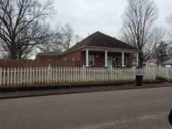 503 E Oak St, Boonville, IN 47601