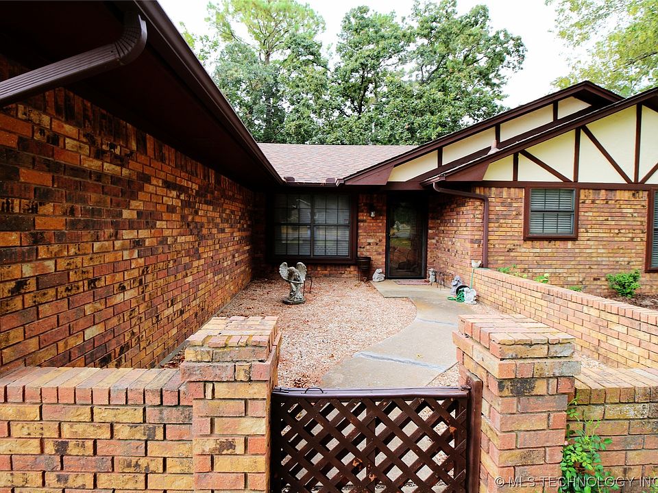 2nd image of 1001 Gail Farrell Dr