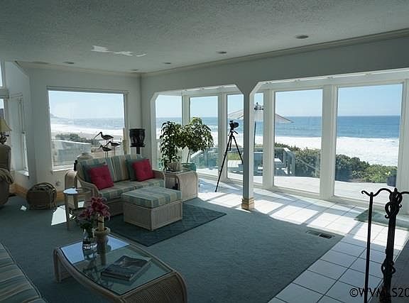 4th image of 6765 Neptune Ave