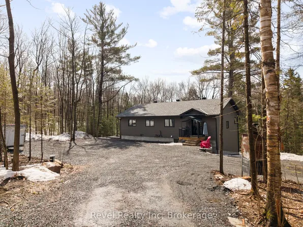 84 Woods Rd, Carling, ON P0G 1G0