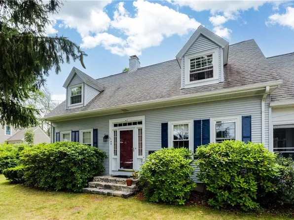 40 Grandview Ave, Lincoln, RI 02865