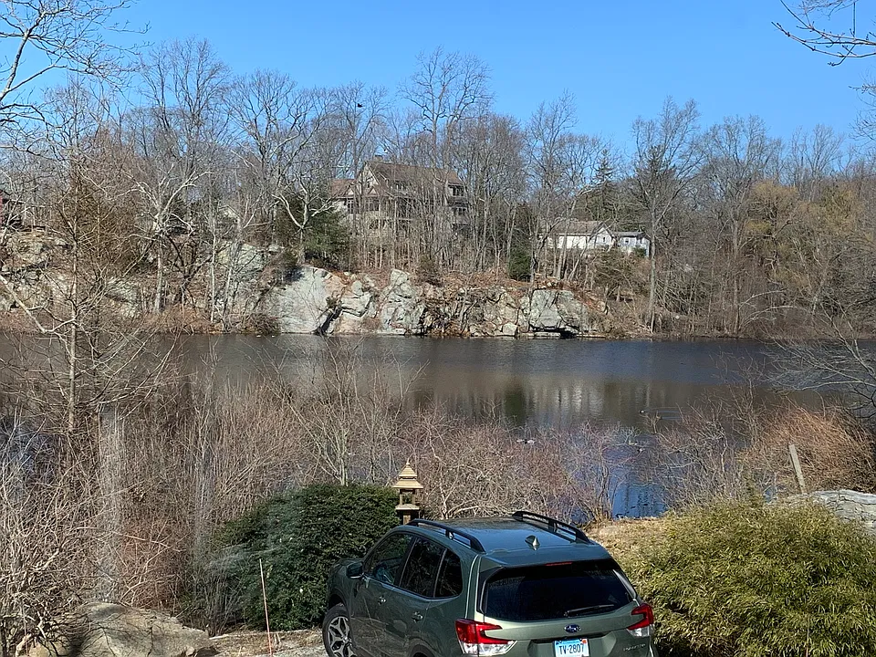 466 Shore Dr