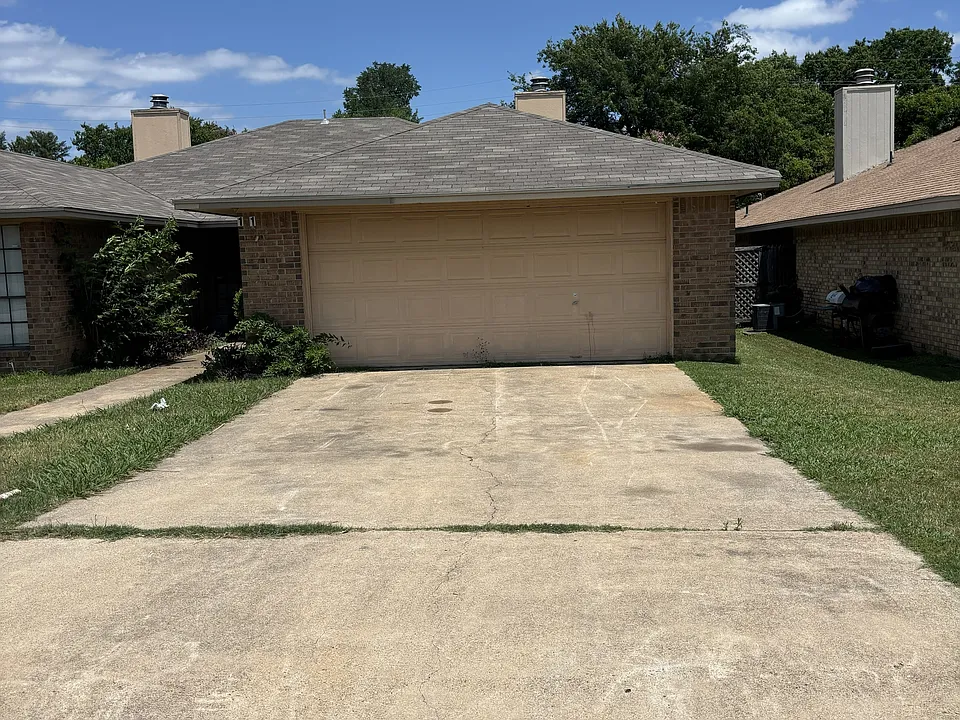 121 Wildwood Dr #1