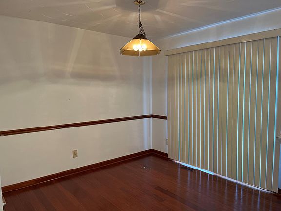 4th image of 1821 Tuxworth Ave #1