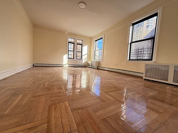 5th image of 3989 Saxon Ave APT 2