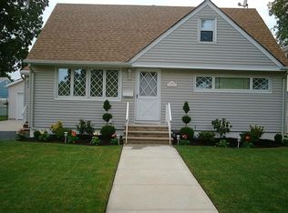 1022 Stockton Rd, Linden, NJ 07036