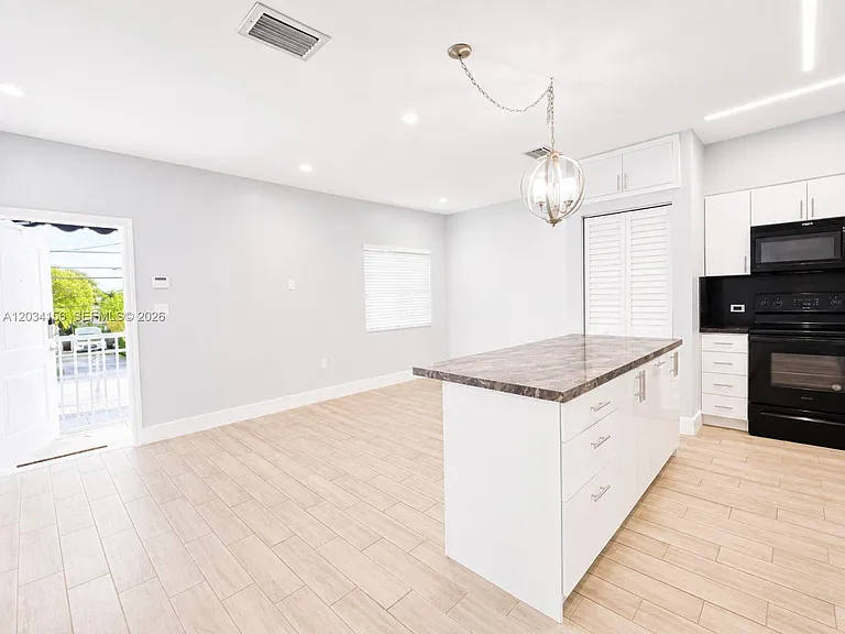 7135 SW 21st St #1 — Photo 3