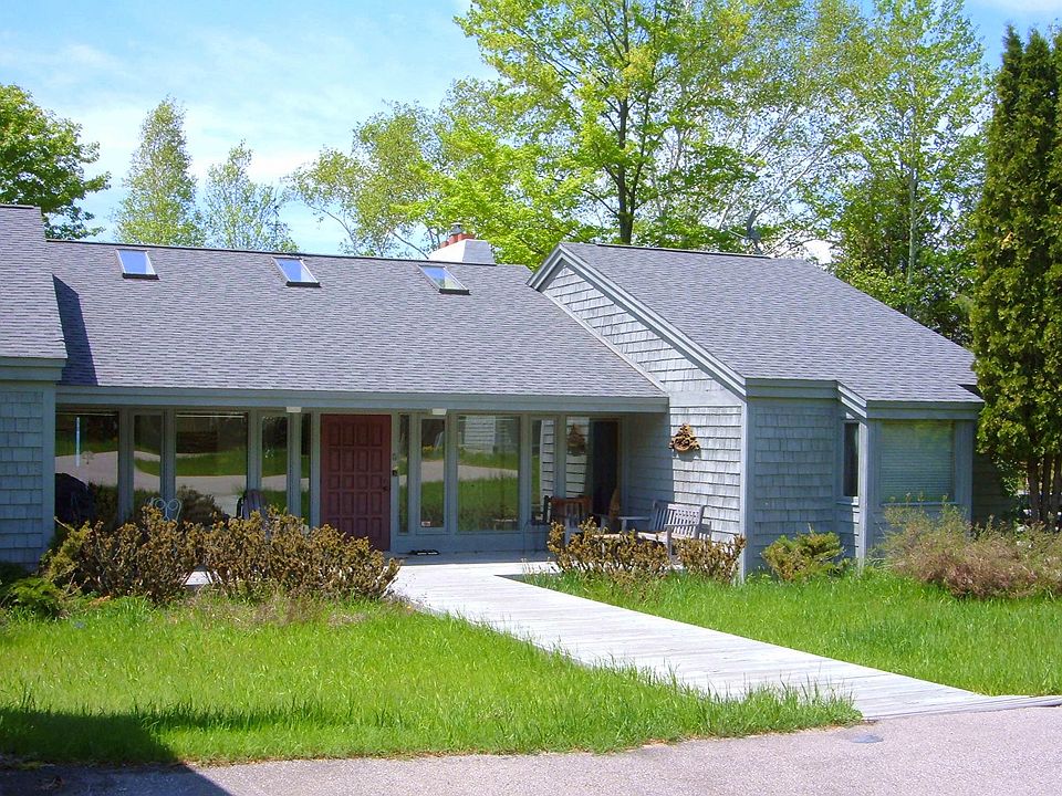 1st image of 186 SE Torch Lake Dr