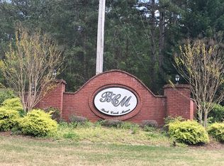 148 Garnett Point Dr, Carrollton, GA 30117