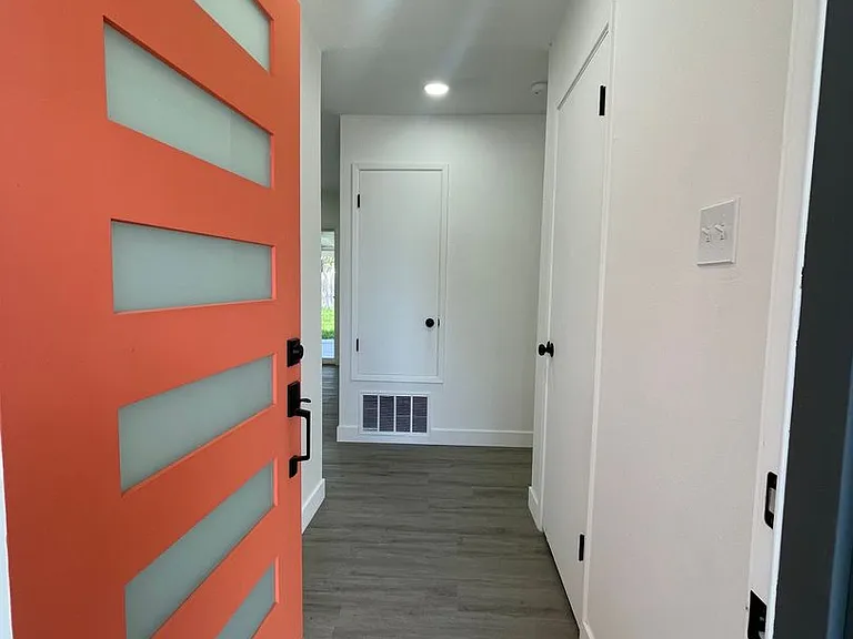 116 Penaranda Dr — Photo 3