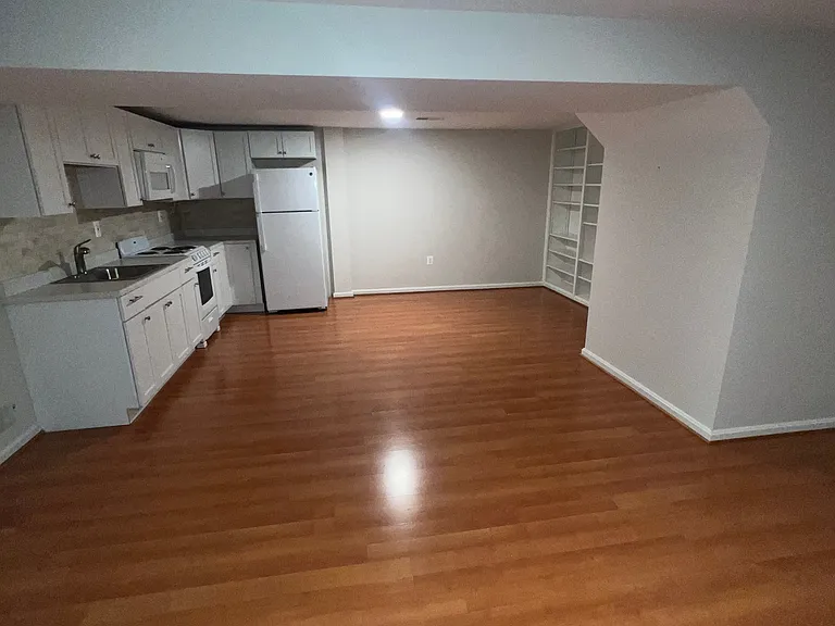 7504 Fairwood Ln — Photo 15