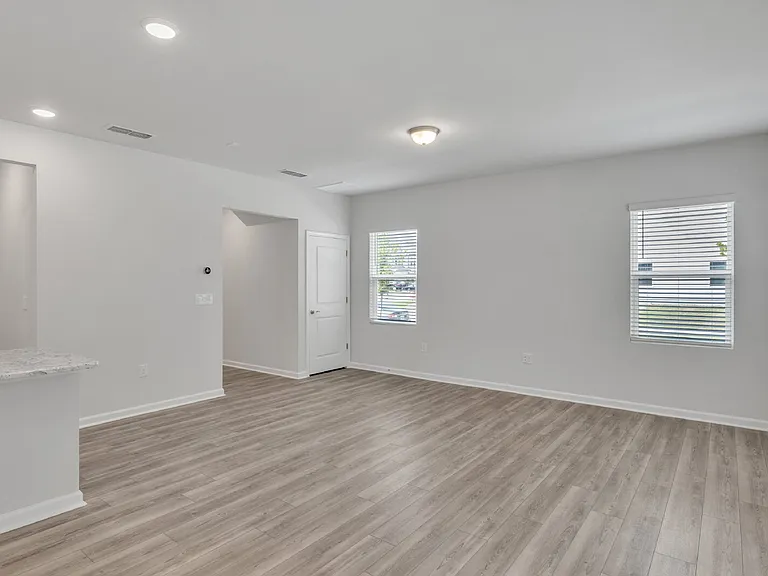 840 McKenzie Park Ter — Photo 12