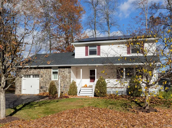 6 Somers Drive, Rhinebeck, NY 12572
