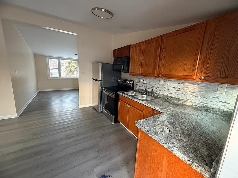 Swanson Dr SW — Photo 2