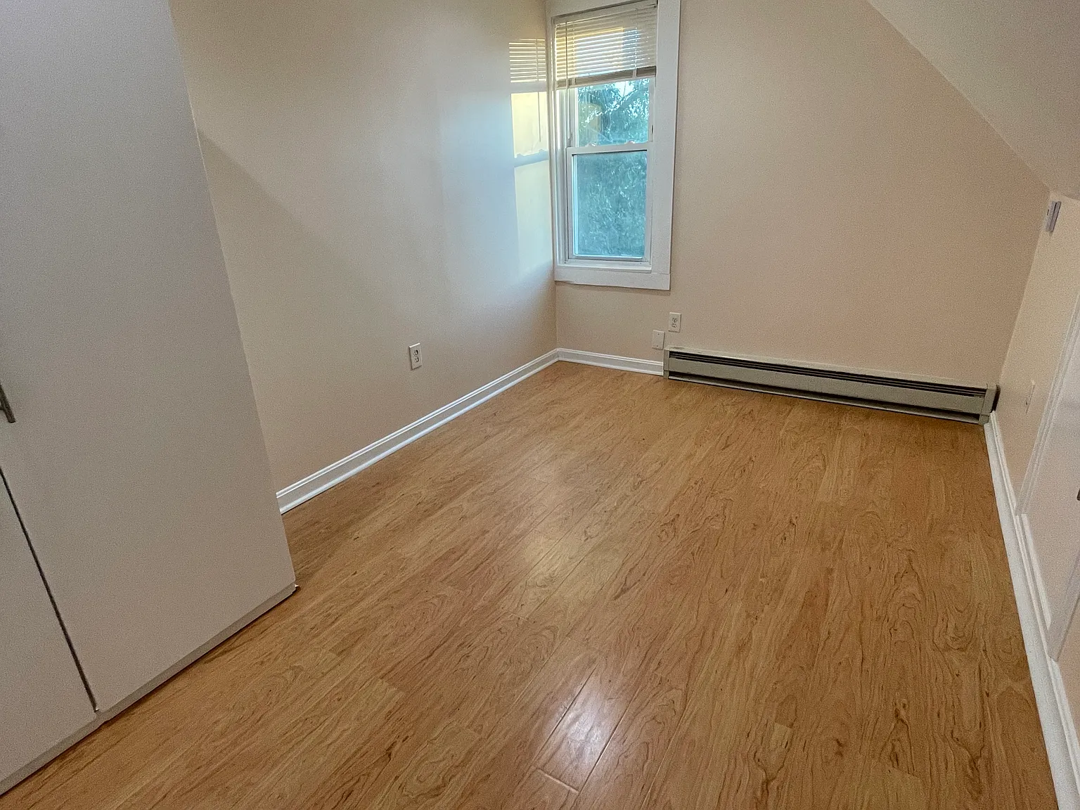 1 bed, 2.5 bath, 2500 sqft, $790 — Photo 2