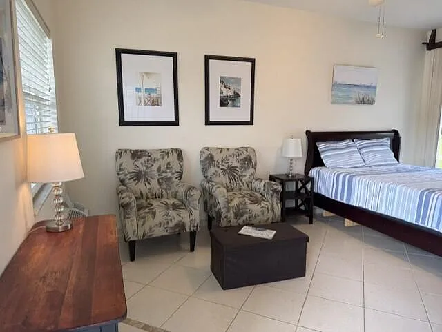 8906 Sandshot Ct #B — Photo 3
