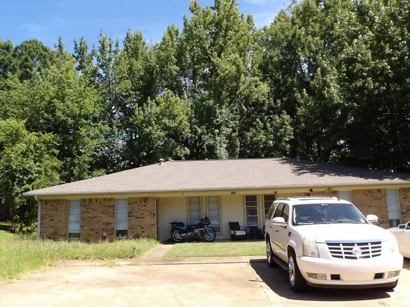 305 Nikki Dr, Longview, TX 75604