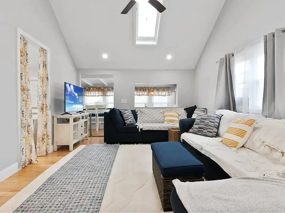 264 N End Blvd #2A