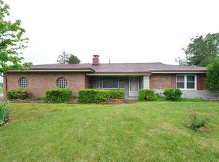 11800 Fairlind Dr, Saint Louis, MO