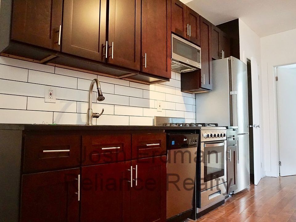 2nd image of 274 W 115th St APT 4