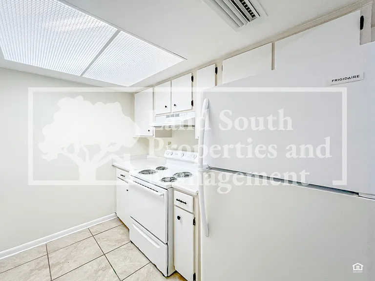 725 E Lime St #B-A — Photo 7