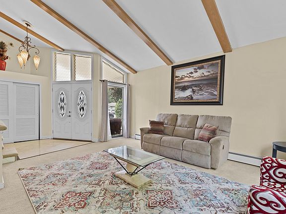 3rd image of 6074 Thornapple LANE