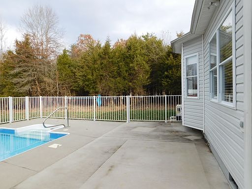 3rd image of 6206 Julian Ln