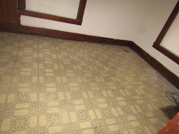 2nd image of 255 W Lafayette Ave