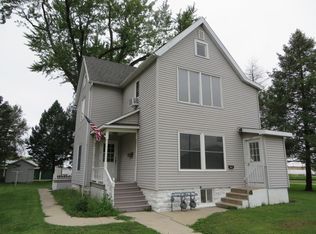623 N Pine St, Momence, IL 60954