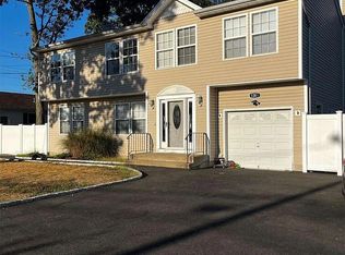 1311 Pine Acres Blvd, Bay Shore, NY 11706