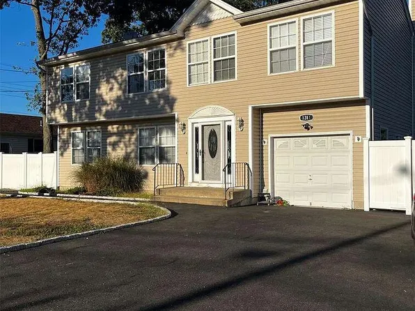 1311 Pine Acres Blvd, Bay Shore, NY 11706