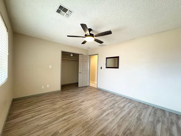1327 S Yucca Dr — Photo 21