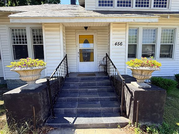 2nd image of 456 Main St