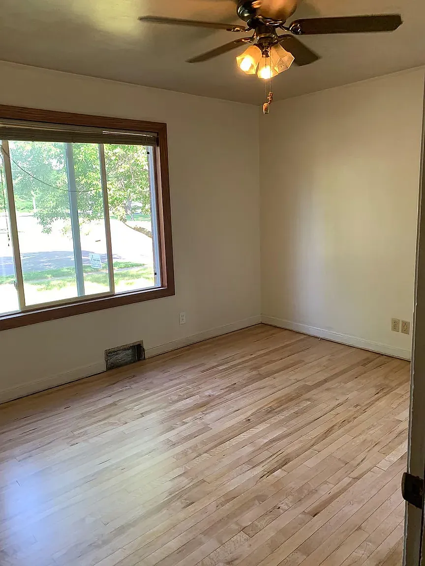 4 bed, 1225 sqft, $1,650 — Photo 4