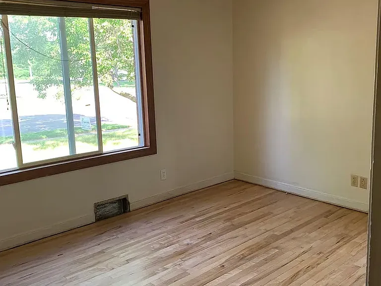 2203 Rudolph Rd — Photo 4