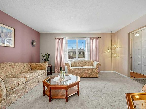 3rd image of 6736 NW Malvern Rd NE